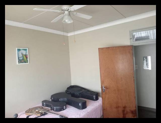 3 BEDROOM HOUSE FOR SALE IN GERMISTON SOUTH